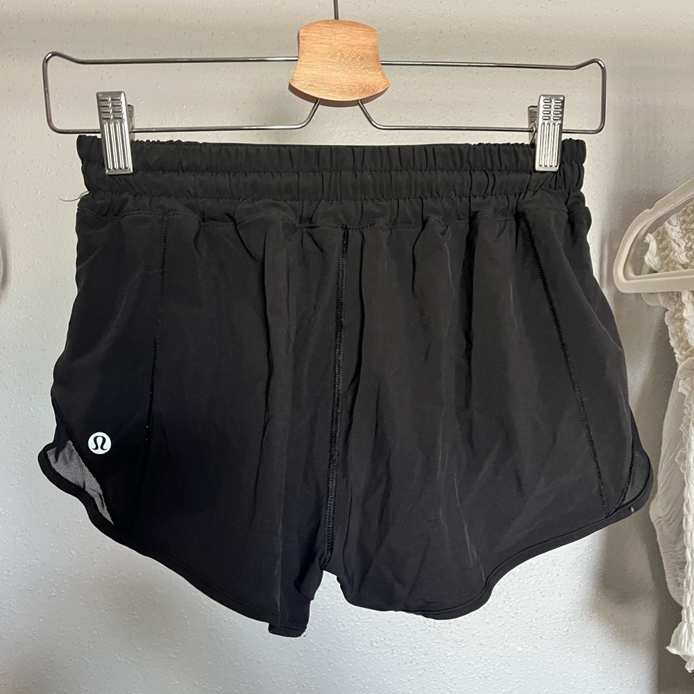 lululemon low rise black hotty hot 2.5